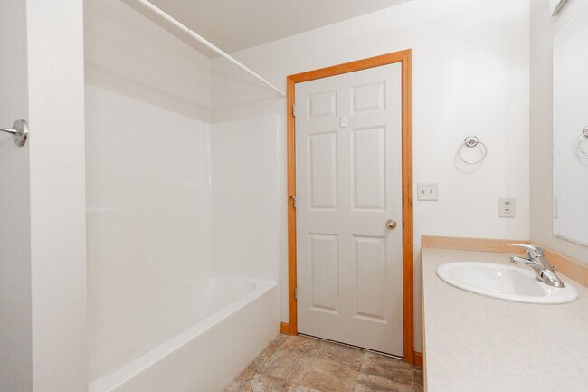 Building Photo - Centrally located Home with an Attached Garage
