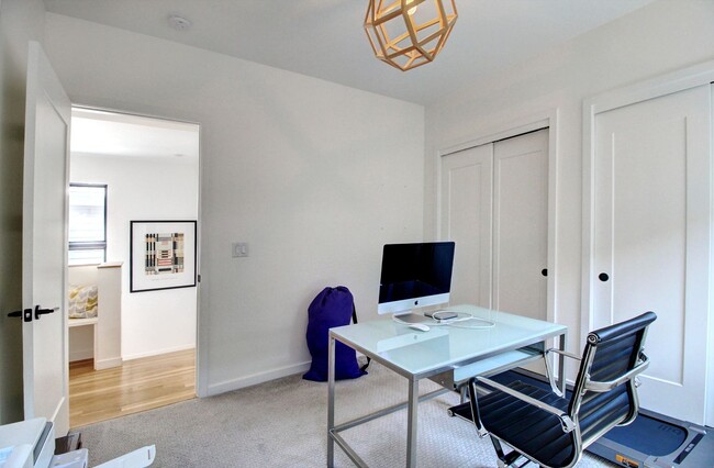 Building Photo - Luxury Living in the heart of Platte Park,...