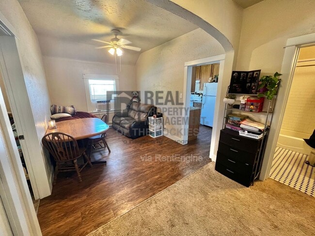 Building Photo - 201 E S 1st St