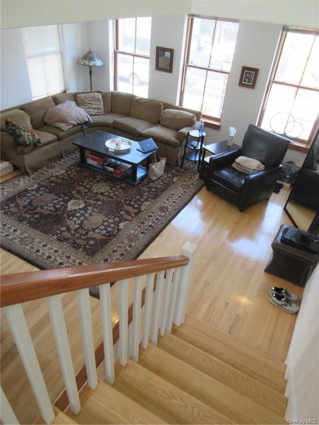 Building Photo - 120 Main St