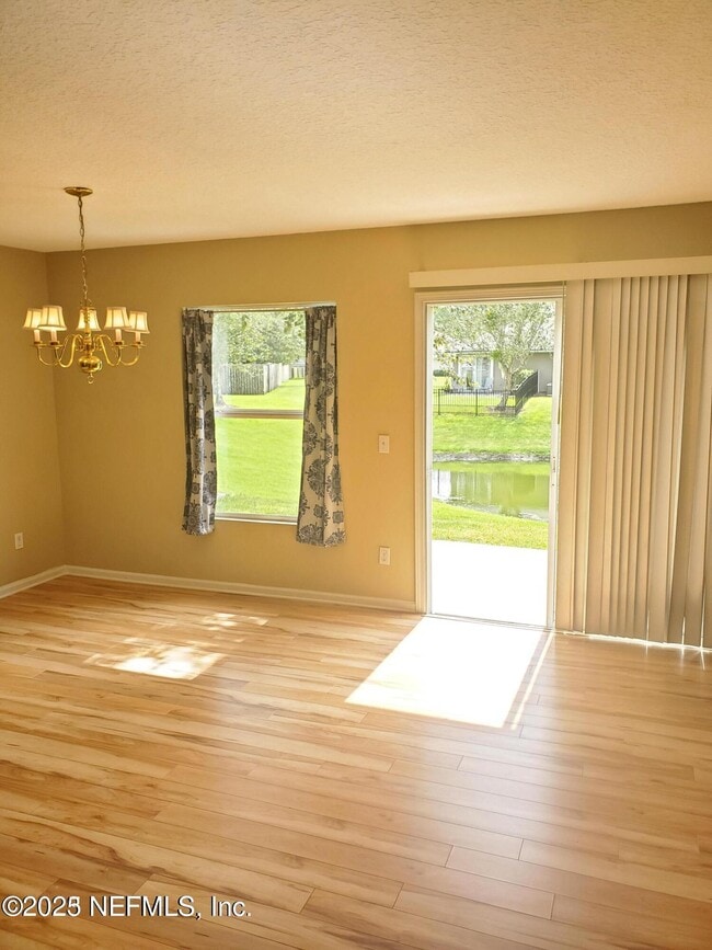 Building Photo - 1625 Vineland Cir