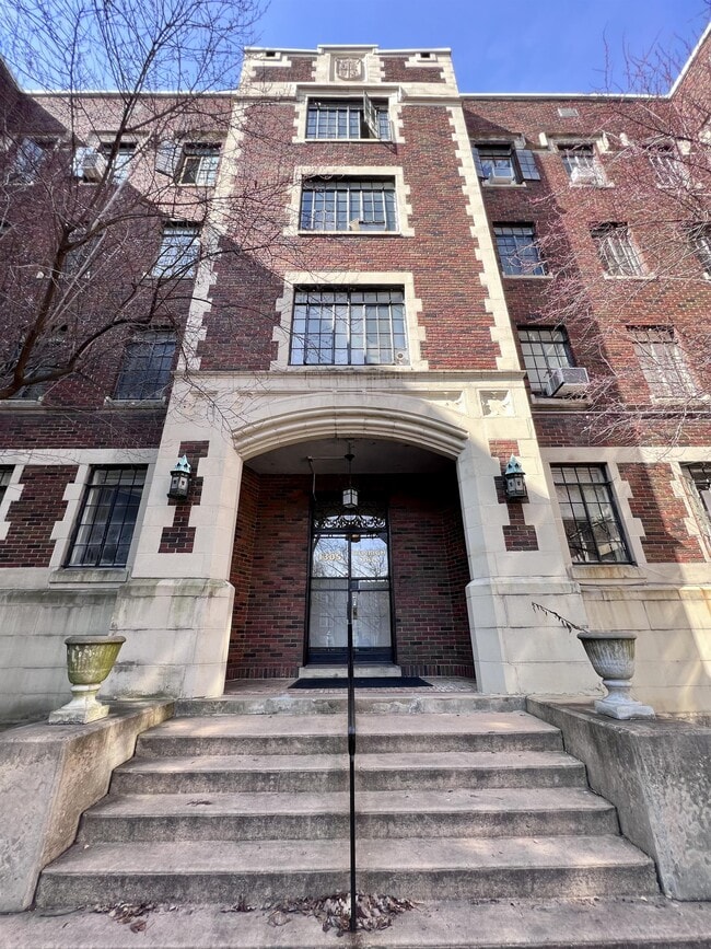 Building Photo - 1305 N Broom St