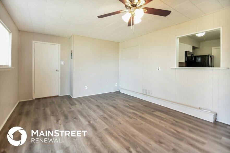 Building Photo - 347 Pilgrim Dr