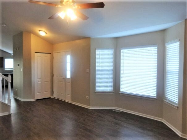 Building Photo - 816 Shorewood Dr