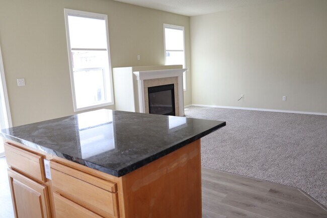 Building Photo - 9507 NE 39th Ave