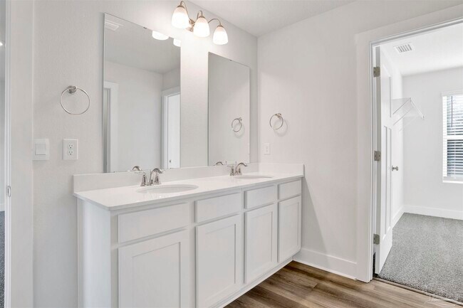 Building Photo - 4932 Valor Ct
