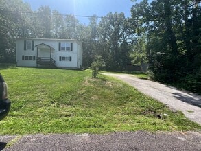 Building Photo - 4-bedroom 1.5 baths house near I-44