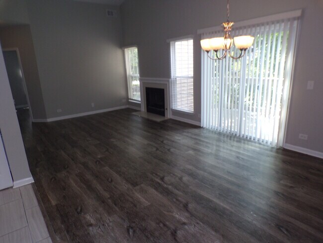 Building Photo - 1053 Woodhill Ct