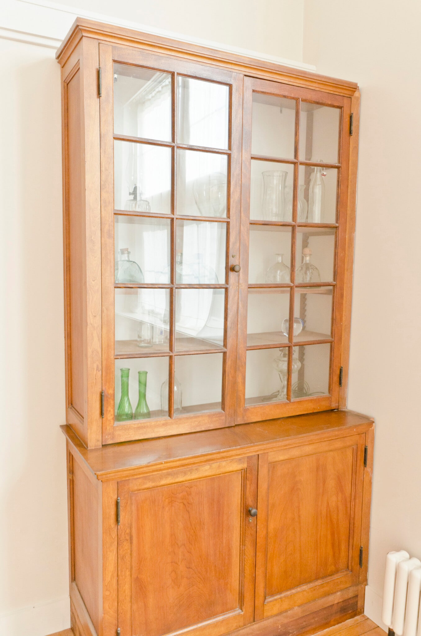 Original bookcase - 6418 Habgood Rd