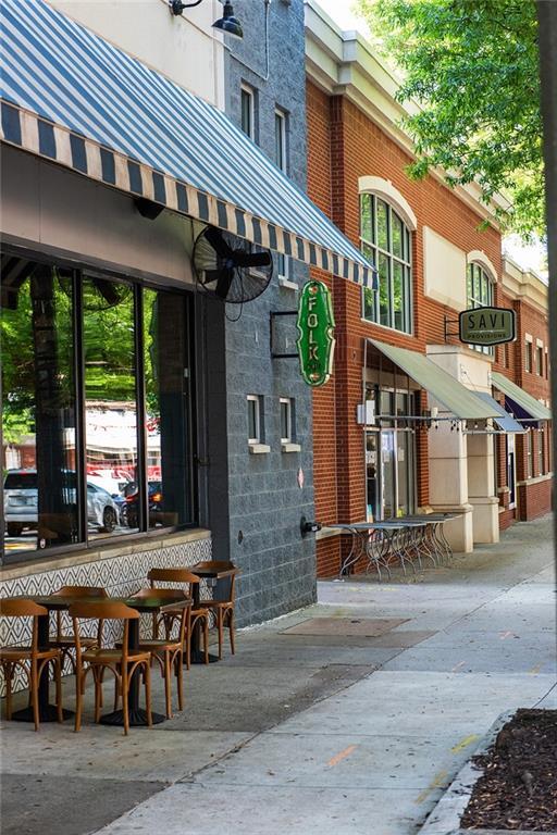 Building Photo - 408 Sycamore Dr