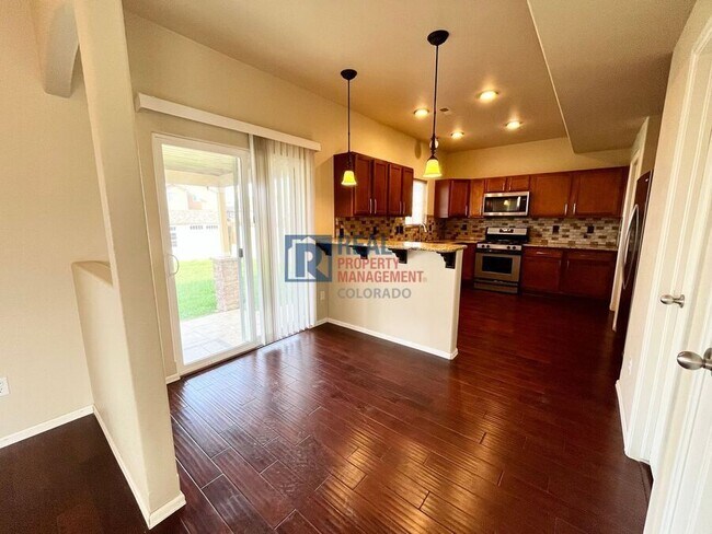 Building Photo - 10276 Deer Meadow Cir