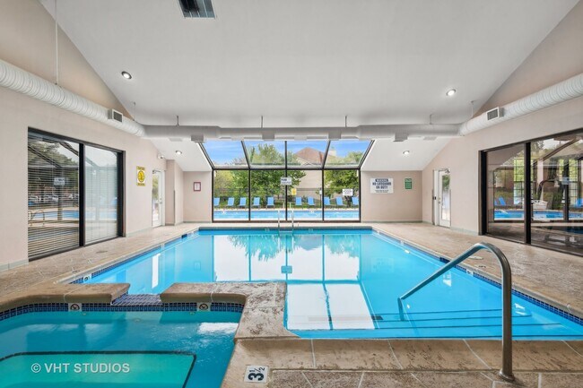 Building Photo - 1965 N Hicks Rd