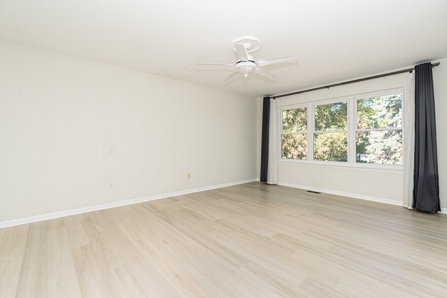 Building Photo - 619 Whitney Dr