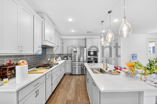 Building Photo - 3140 Eddington Dr