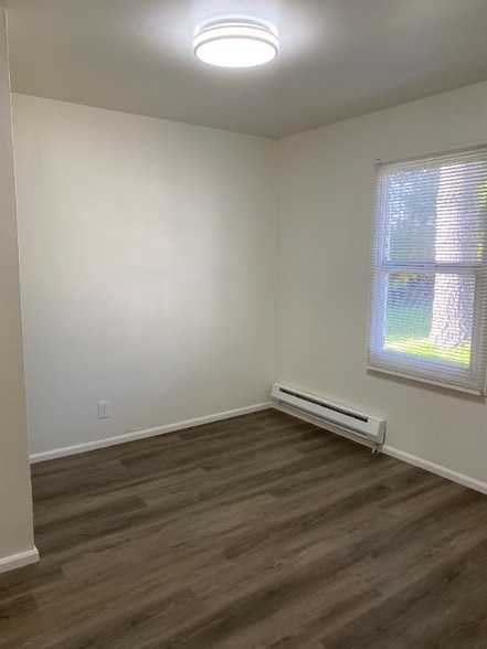 Building Photo - 12221 Beverly Park Rd