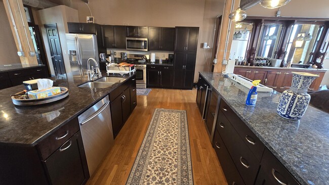 Building Photo - 602 S 9th St