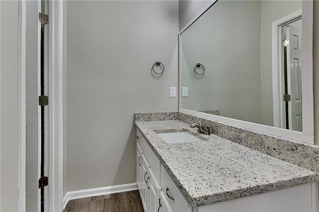 Building Photo - 1570 Rose Pointe Dr