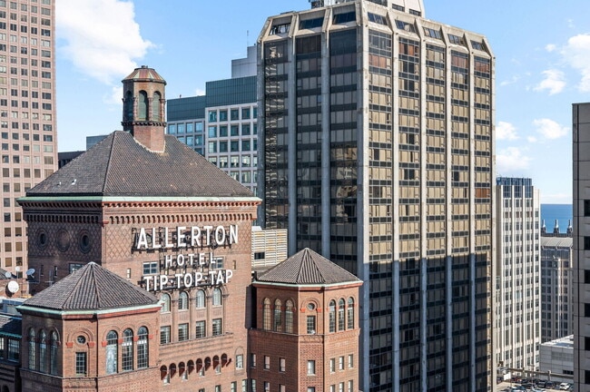 Building Photo - 118 E Erie St