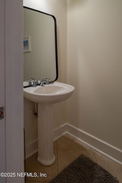 Building Photo - 1661 Riverside Ave