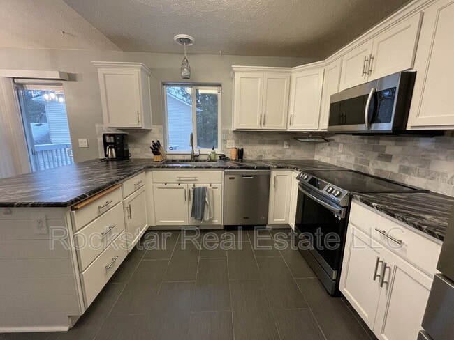 Building Photo - 9022 W Campus Dr