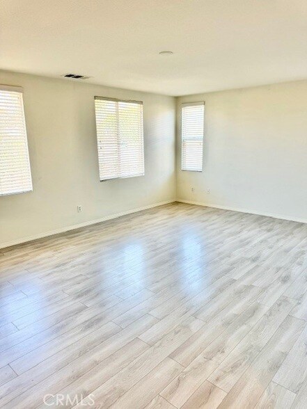 Building Photo - 1562 Cheshire Dr