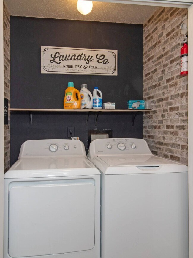 Building Photo - 5807 Pecan Lake Rd