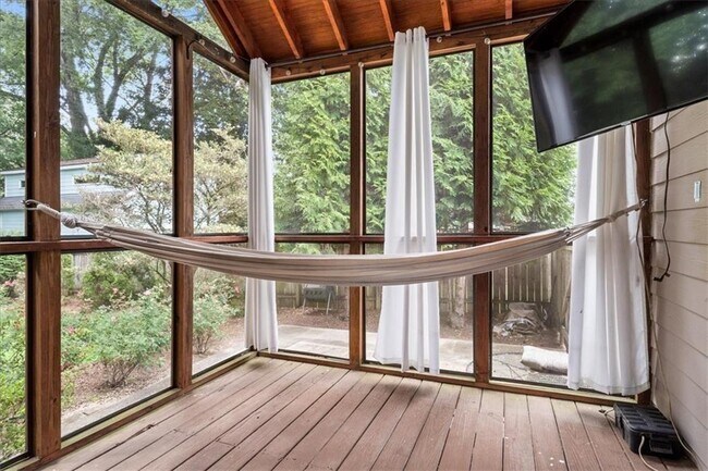 Building Photo - 259 Spence Ave SE