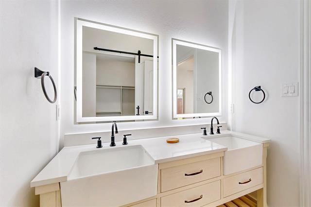 Building Photo - 1812 Muncie Ave