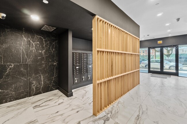 Building Photo - 412 Whiton St