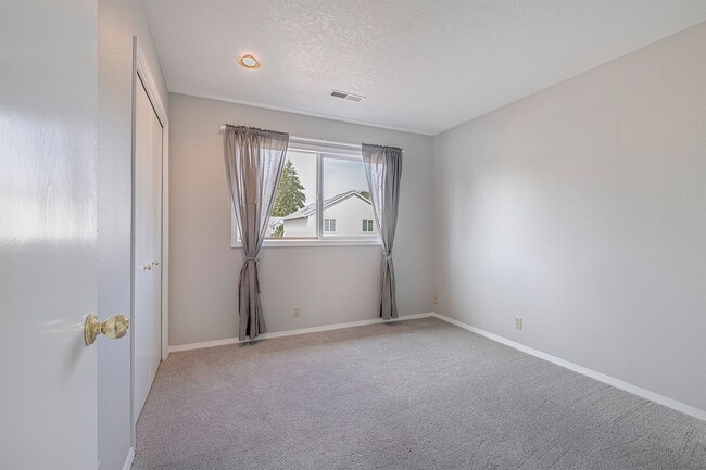 Building Photo - Spacious 5-Bedroom Home with Beautiful Bac...