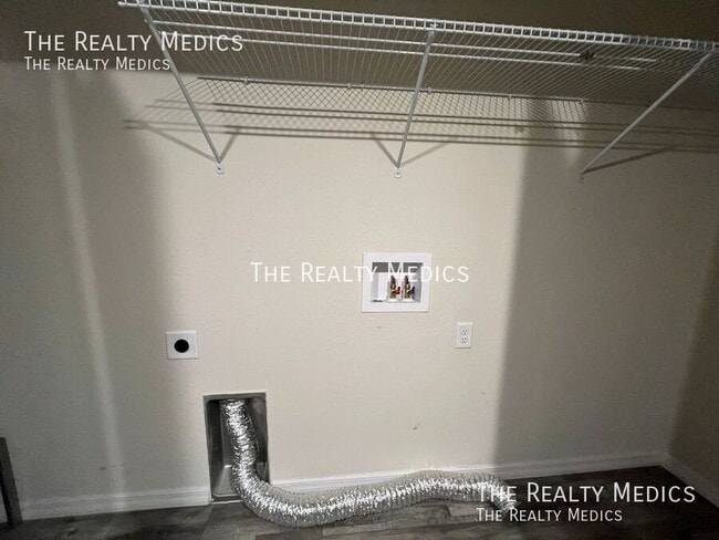 Building Photo - 106 Walnut Dr