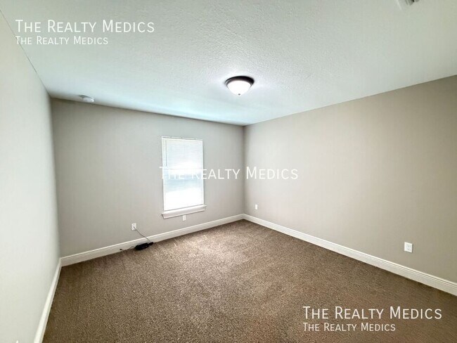 Building Photo - 334 Malauka Loop
