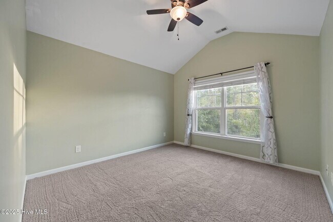 Building Photo - 711 Tuscarora Dr