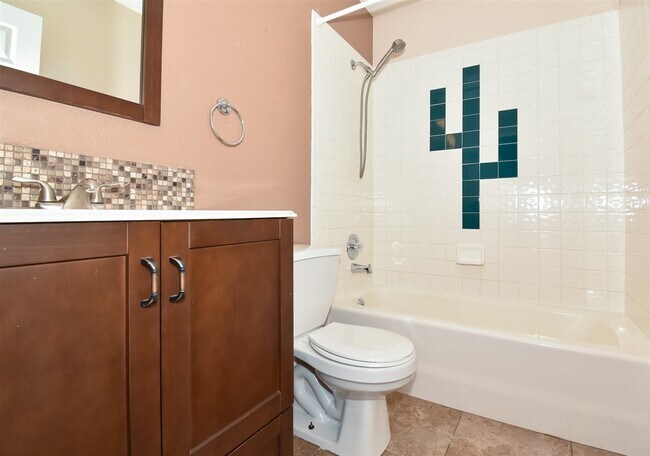 Building Photo - 2776 S Avenue 2 1/2 E
