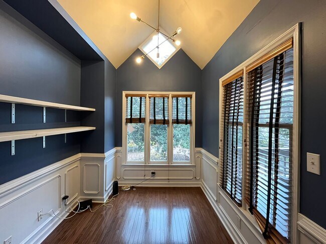 Building Photo - Excellent 2BD, 2BA Downtown Raleigh Condo ...