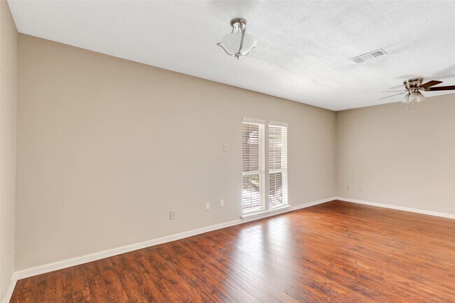 Building Photo - 7214 Dogwood Trail Dr