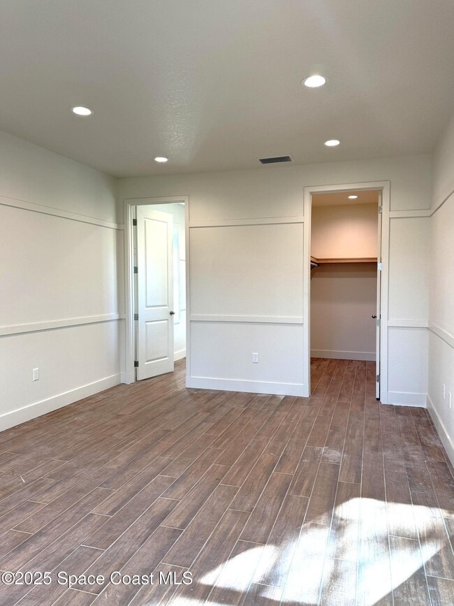 Building Photo - 2801 Edington Dr
