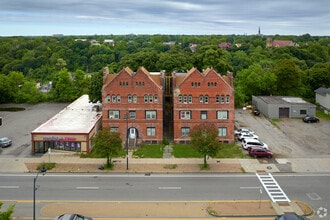 Building Photo - 512 Lake Ave