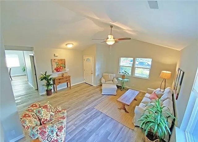 Vaulted ceilings - 2726 Duffy Dr