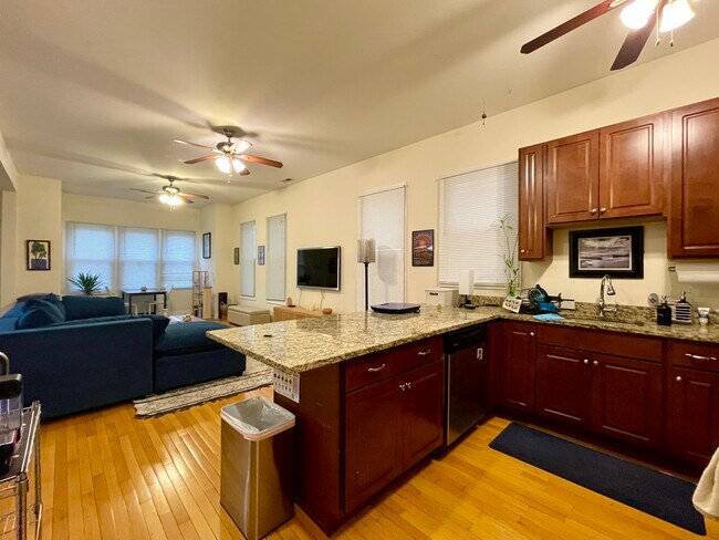 Building Photo - 2620 W Armitage Ave