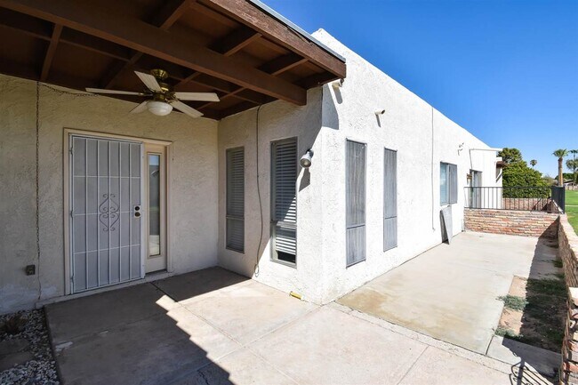 Building Photo - 1413 E Torrey Pines Cir