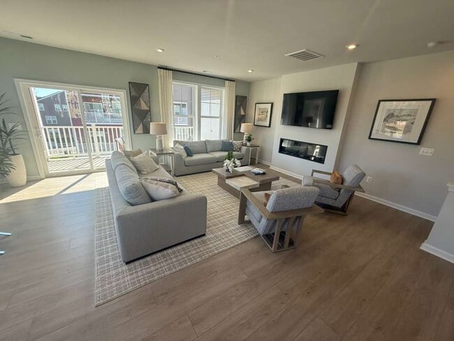 Building Photo - 9221 Magellan Pkwy