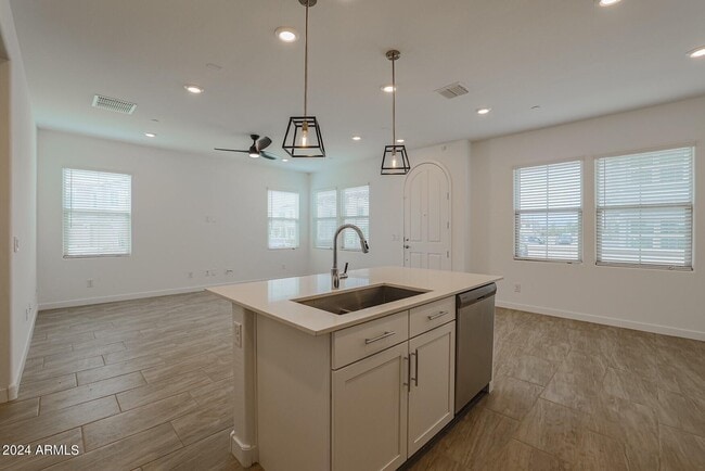 Building Photo - 4077 S Sabrina Dr