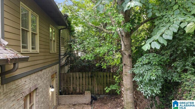 Building Photo - 2081 Eagle Ridge Dr