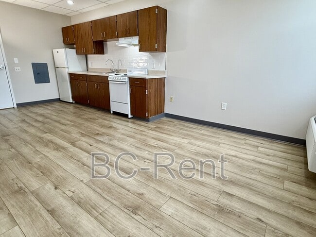 Building Photo - 622 17th St