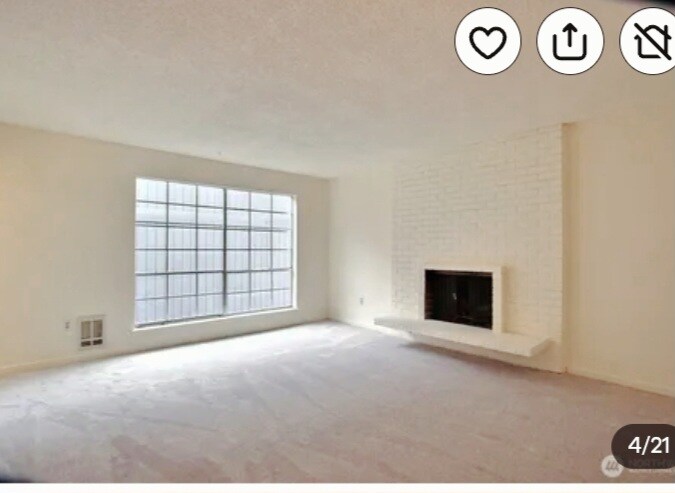 Building Photo - 3425 S 176th St