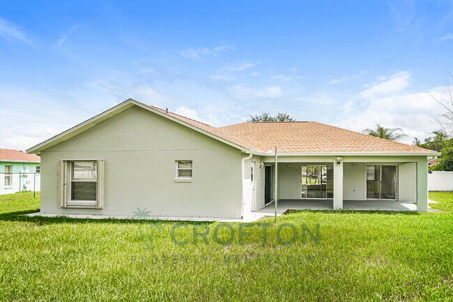 Building Photo - Very nice 3 bedroom with bonus room in Poinciana
