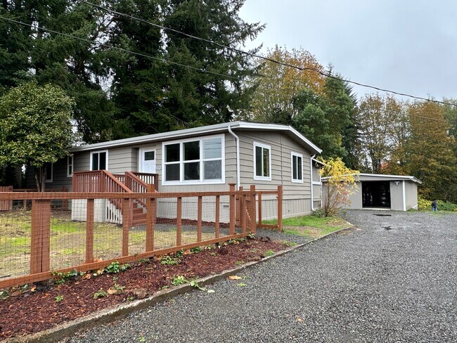 Building Photo - 3113 Harold Dr SE