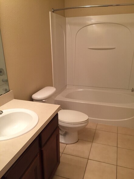 1st bathroom - 4045 Pemberly Pines Cir