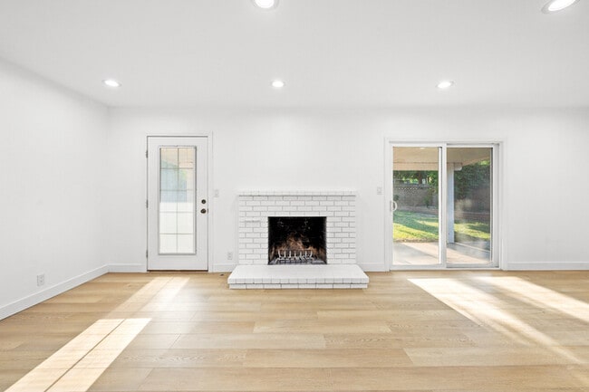 Building Photo - Spacious 4BR 2BA Home in Prime Glendora
